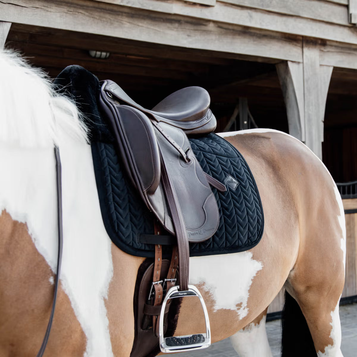 Skin Friendly Schabracke Velvet Dressur