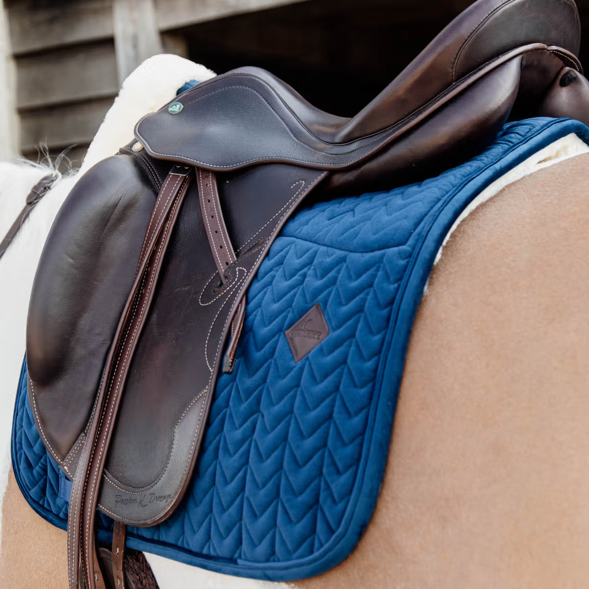 Skin Friendly Schabracke Velvet Dressur