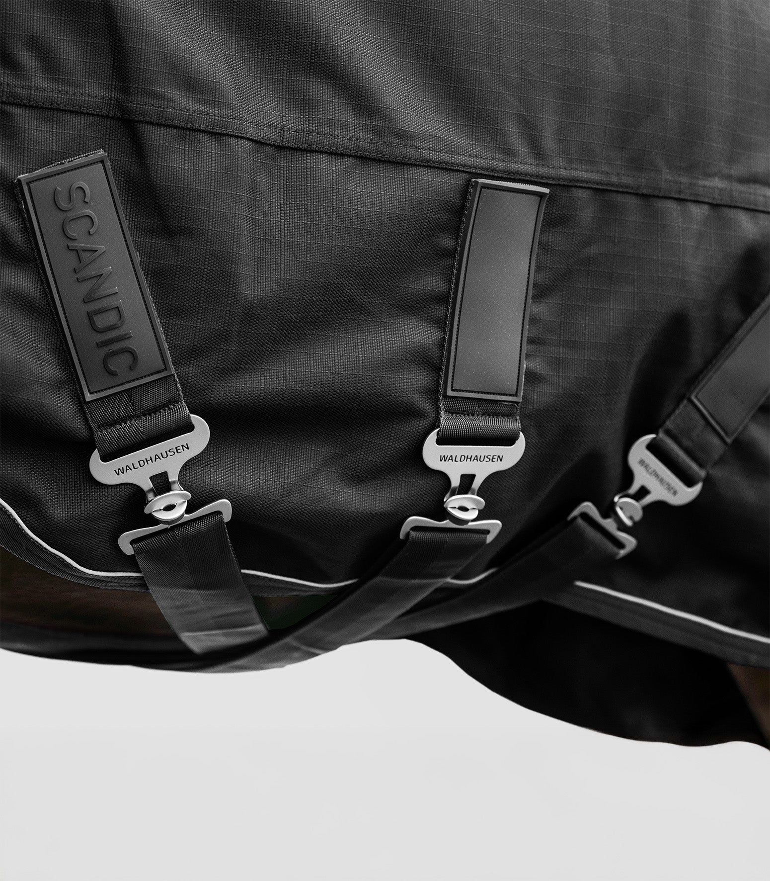 SCANDIC Outdoordecke, High Neck, Light